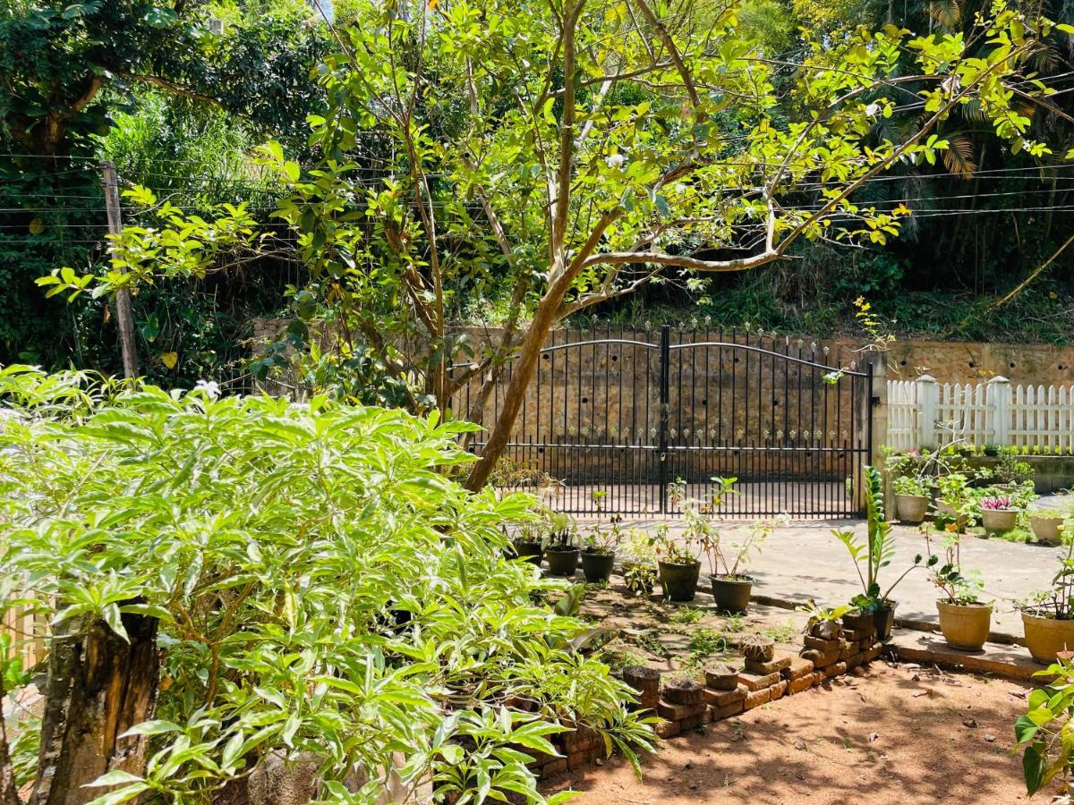 Unique Villa Kandy Bagian luar foto